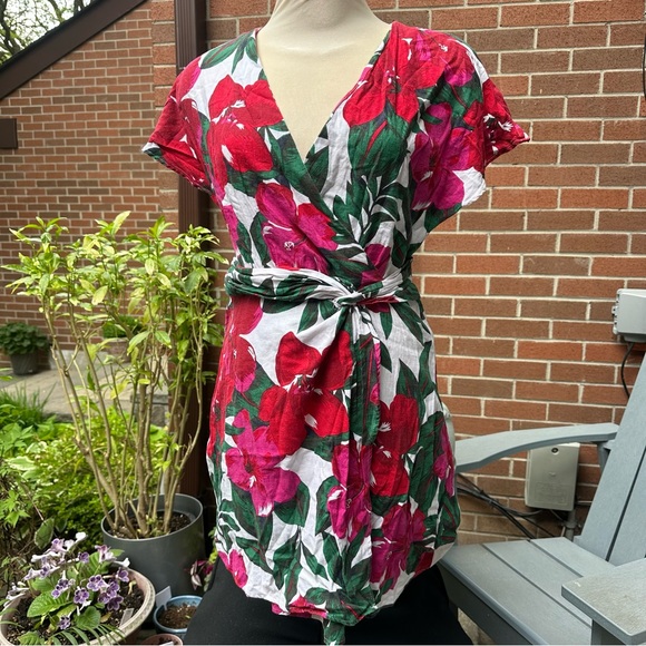 Paraphrase Floral Dress with Red and Pink Accents - Picture 2 of 6